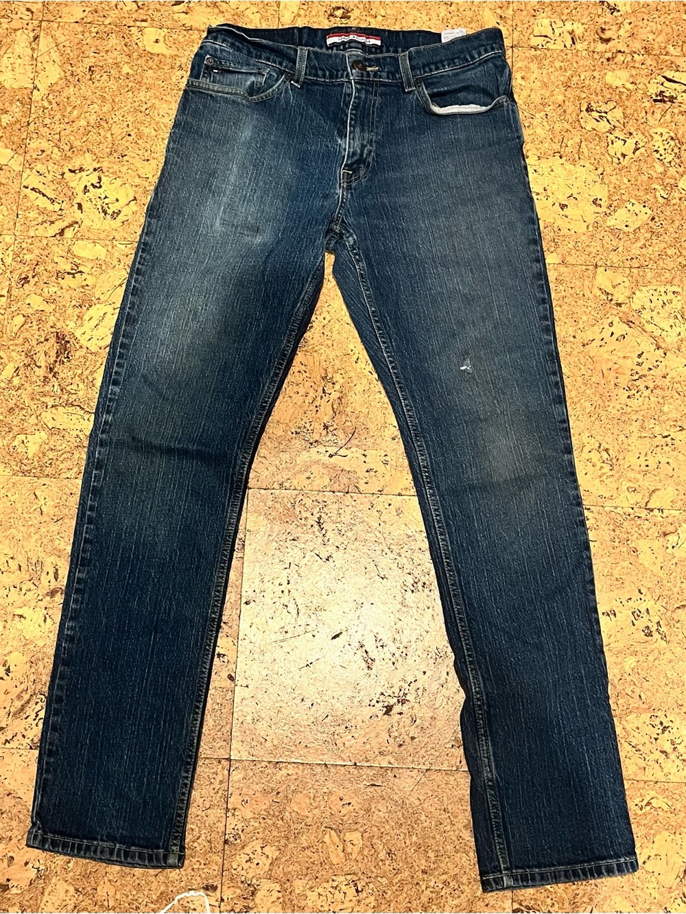 Tommy Hilfiger Men’s Straight Leg Dark Wash Jeans (32/32)